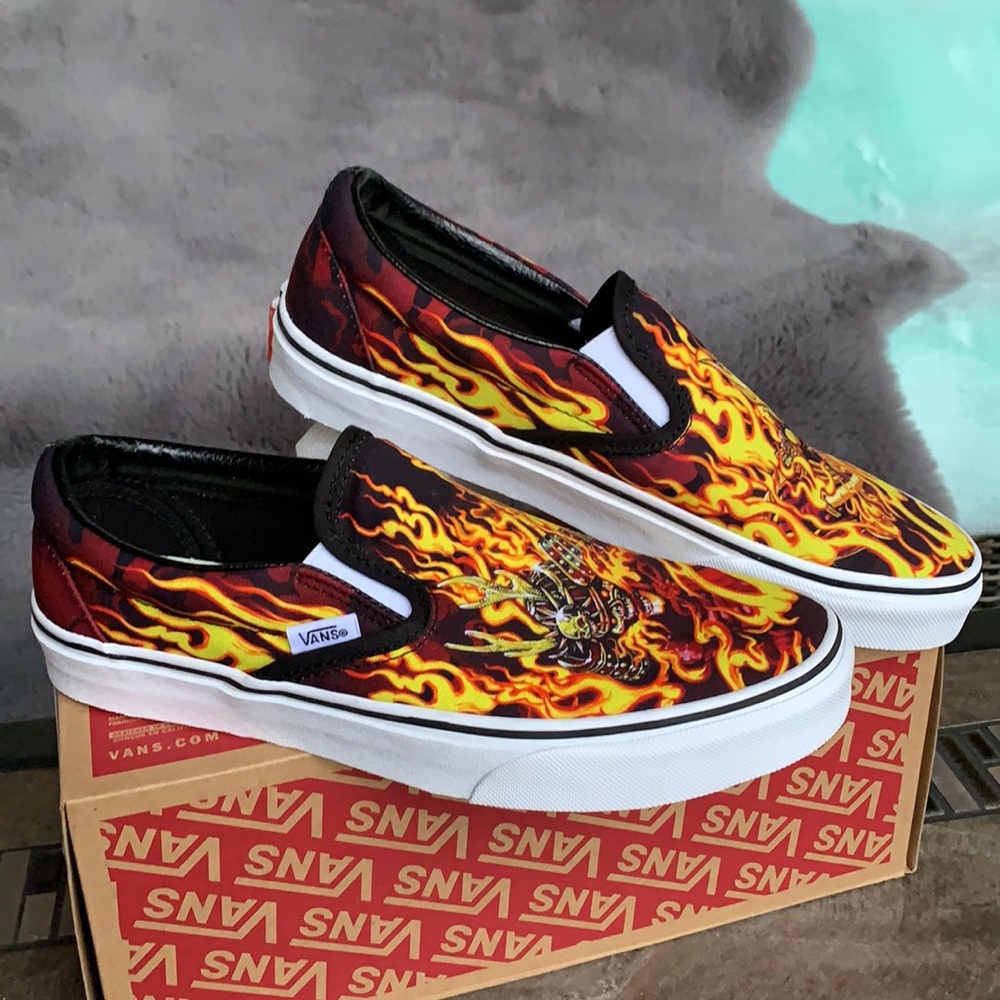 VANS CLASSIC SLIP ON SAMURAI RISING BLACK/TRWHT WMNS - Picture 7 of 16